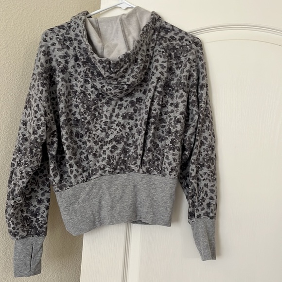 Athleta xxs grey and white leopard print hoodie . Barely worn, - Picture 3 of 4